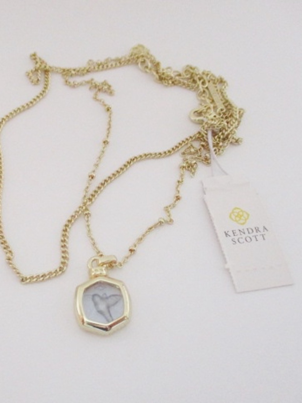 KENDRA SCOTT - Davie Intaglio Gold Tone Necklace